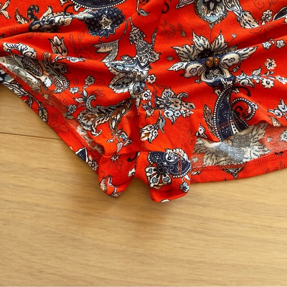 NWOT Floral tie romper - Picture 5 of 6